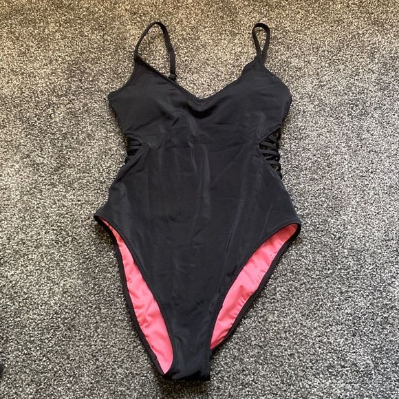 PINK Victoria's Secret Other - 🆕 PINK one piece bathing suit